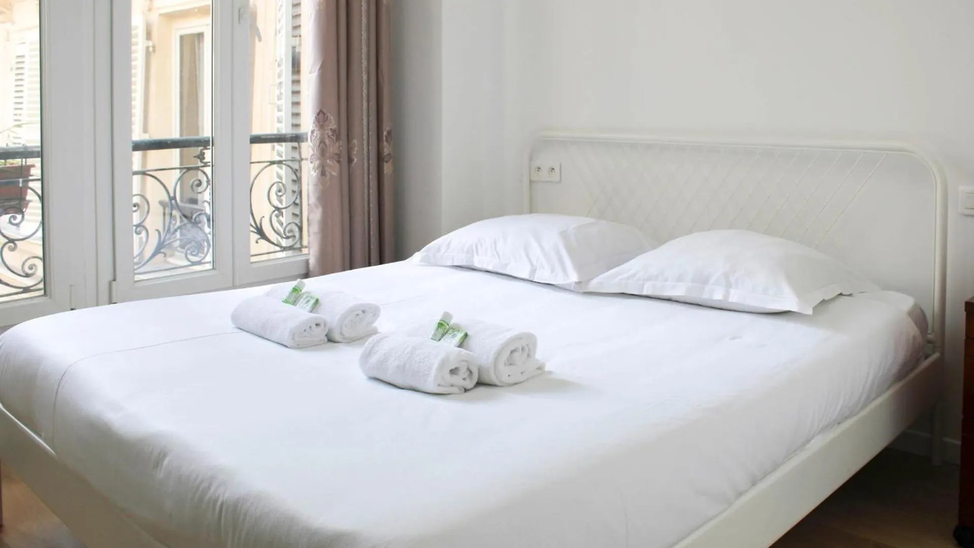 Charming Family T3 In The 10Th Apartment Paris