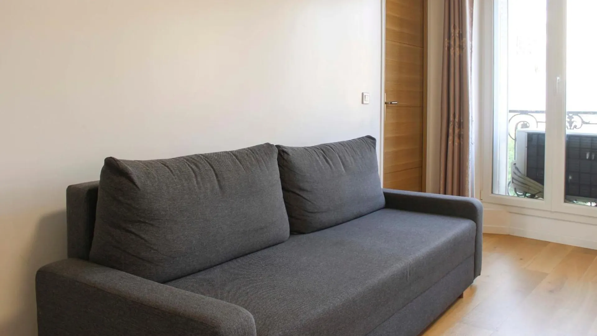 Charming Family T3 In The 10Th Apartment Paris