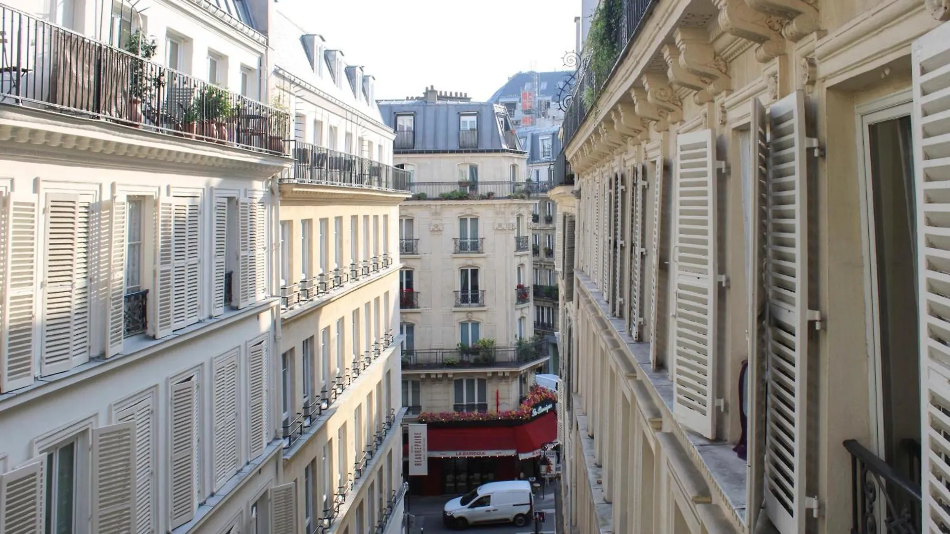 Charming Family T3 In The 10Th Apartment Paris