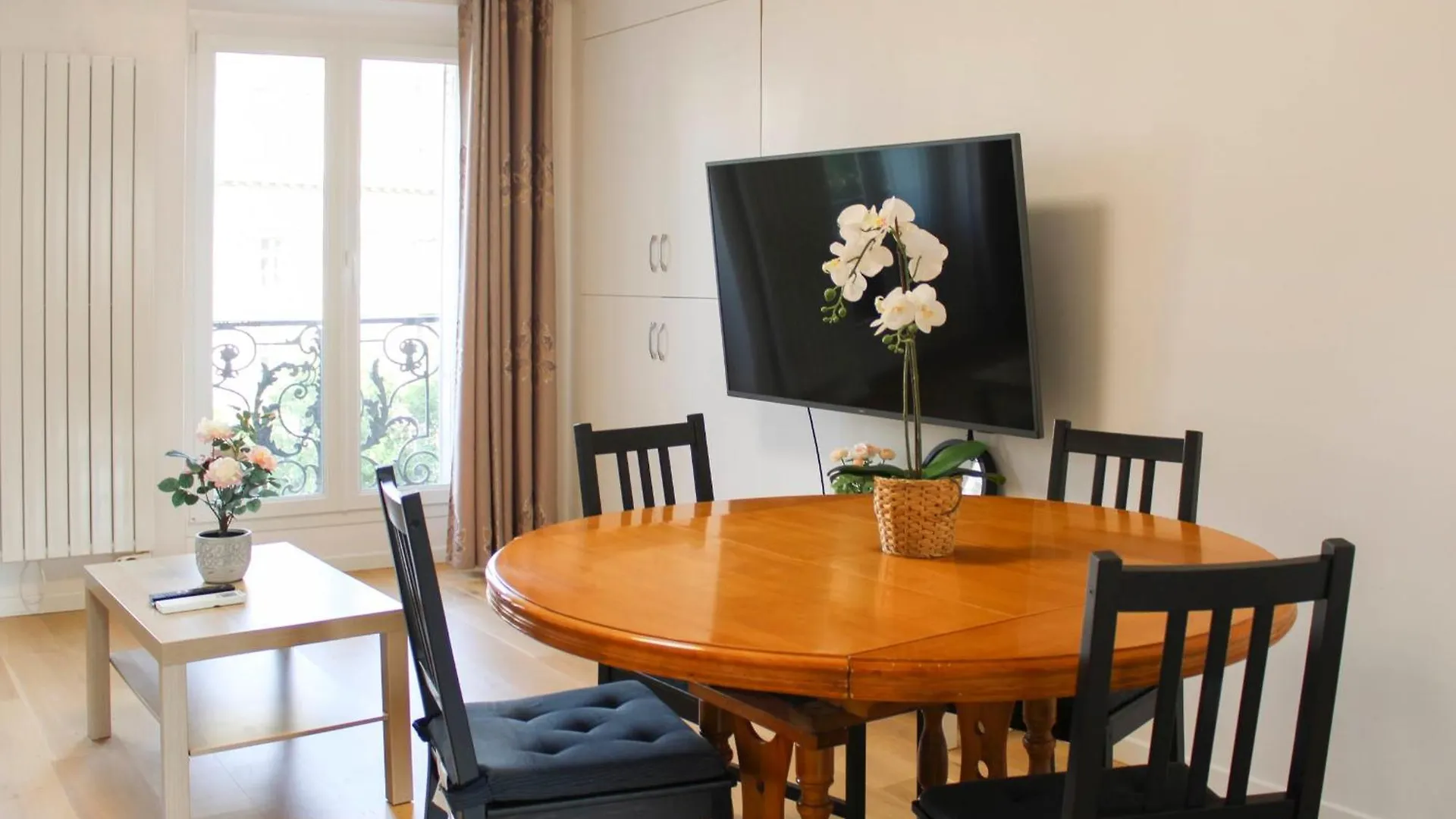 Charming Family T3 In The 10Th Apartment Paris
